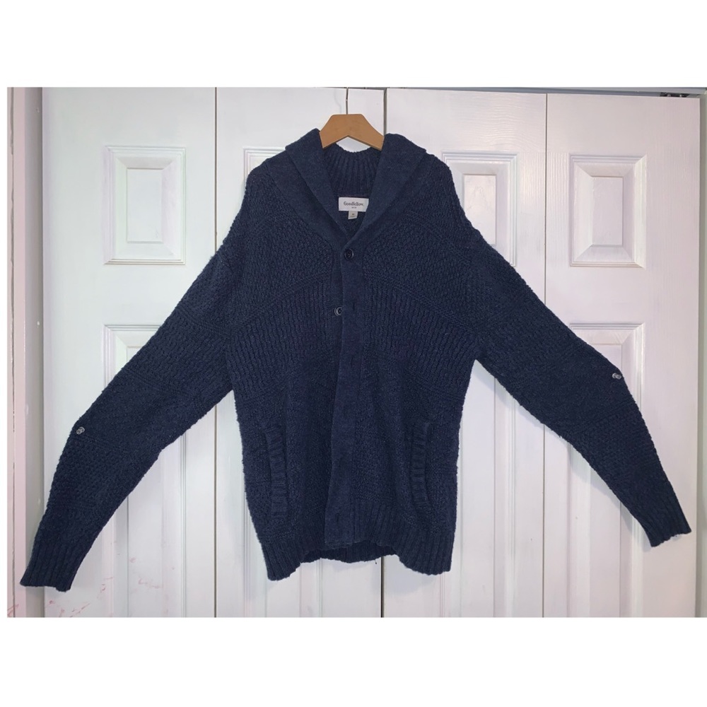 Men’s Goodfellow & Co heavy cardigan.